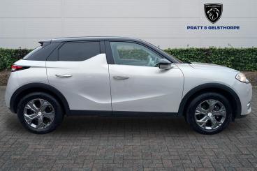 SPOTICAR Ds Ds 3 Crossback E-tense 50kwh Bastille Crossback Auto 5dr Used Car - Suv Electric White - Newark On Trent - 1200584303_4