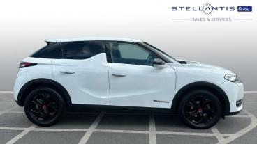 SPOTICAR Ds Ds 3 Crossback 1.2 Puretech Performance Line Crossback Eat8 Euro Used Car - Suv Petrol White - Chingford - 1200596008_2