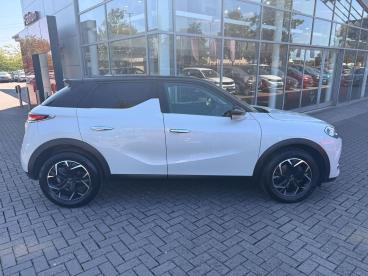 SPOTICAR Ds Ds 3 Crossback 1.2 Puretech Prestige Crossback Eat8 Euro 6 (s/s) Used Car - Suv Petrol White - Trowbridge - 1200619229_2