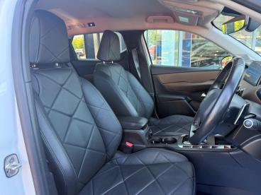 SPOTICAR Ds Ds 3 Crossback 1.2 Puretech Prestige Crossback Eat8 Euro 6 (s/s) Used Car - Suv Petrol White - Trowbridge - 1200619229_5