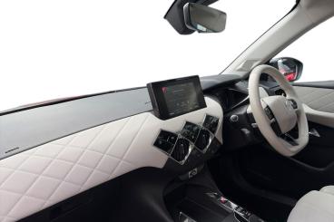 SPOTICAR Ds Ds 3 Crossback E-tense 50kwh Bastille Crossback Auto 5dr Used Car - Suv Electric White - Newark On Trent - 1200631740_2