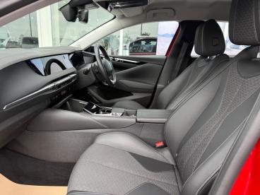 SPOTICAR Ds Ds 4 1.2 Puretech Cross Trocadero Eat8 Euro 6 (s/s) 5dr Used Car - Hatchback Petrol Red - Boston - 1200527995_3