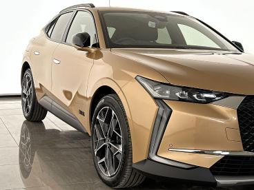 DS CERTIFIED Ds Ds 4 1.6 Puretech Cross Rivoli Eat8 Euro 6 (s/s) 5dr Used car certified - Hatchback Petrol Gold - Croxdale - 545501_5
