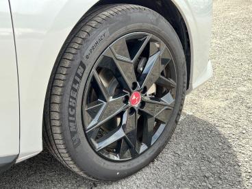 DS CERTIFIED Ds Ds 4 1.6 E-tense Performance Line 5dr Eat8 Used car certified - Hatchback Plug-in Hybrid White - Swansea - 560443_4