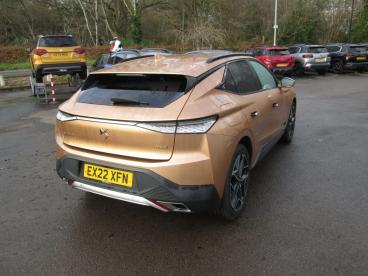 SPOTICAR Ds Ds 4 1.6 E-tense 12.4kwh Cross Rivoli Eat8 Euro 6 (s/s) Used Car - Hatchback Plug-in Hybrid Gold - Wokingham - 1200564648_3