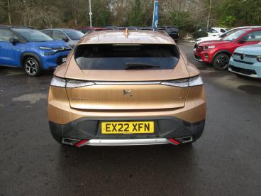 SPOTICAR Ds Ds 4 1.6 E-tense 12.4kwh Cross Rivoli Eat8 Euro 6 (s/s) Used Car - Hatchback Plug-in Hybrid Gold - Wokingham - 1200564648_4