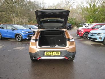 SPOTICAR Ds Ds 4 1.6 E-tense 12.4kwh Cross Rivoli Eat8 Euro 6 (s/s) Used Car - Hatchback Plug-in Hybrid Gold - Wokingham - 1200564648_5