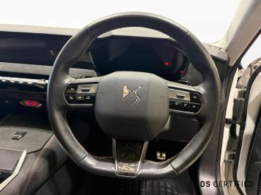 DS CERTIFIED Ds Ds 4 1.2 Puretech Performance Line Eat8 Euro 6 (s/s) 5d Used car certified - Hatchback Petrol White - Carlisle - 592039_3