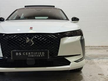 DS CERTIFIED Ds Ds 4 1.2 Puretech Performance Line Eat8 Euro 6 (s/s) 5d Used car certified - Hatchback Petrol White - Carlisle - 592039_5