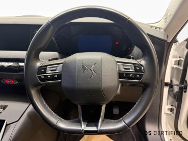 DS CERTIFIED Ds Ds 4 1.2 Puretech Trocadero Eat8 Euro 6 (s/s) 5dr Used car certified - Hatchback Petrol White - Carlisle - 594940_3