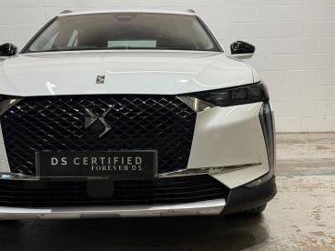 SPOTICAR Ds Ds 4 1.6 E-tense 12.4kwh Cross Trocadero Eat8 Euro 6 (s Used Car - Hatchback Plug-in Hybrid White - Carlisle - 300618131_5