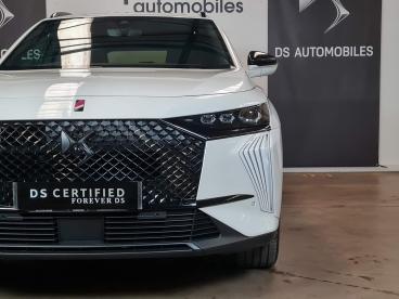 SPOTICAR Ds Ds 7 Crossback 1.6 E-tense 14.2kwh Performance Line + Eat8 4wd Eu Used Car - Suv Plug-in Hybrid White - Carlisle - 300578711_5