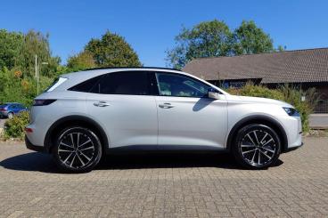 SPOTICAR Ds Ds 7 Crossback 1.5 Bluehdi Pallas Eat8 Euro 6 (s/s) 5dr Used Car - Suv Diesel Grey - Fareham - 1200624236_2