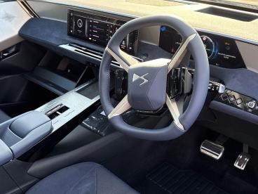 SPOTICAR Ds No8 Dsn8 E-tense 74kwh Etoile Coupe Auto 5dr (11kw Charger) Used Car - Suv Electric  - Swansea - 300627104_3