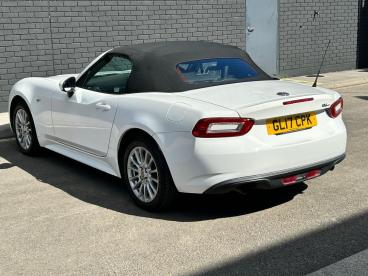 SPOTICAR Fiat 124 Spider 1.4 Multiair Classica Euro 6 2dr Used Car - Saloon Petrol White - Cheltenham - 1200538246_4