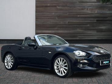 SPOTICAR Fiat 124 Spider 1.4 Multiair Lusso Euro 6 2dr Used Car - Saloon Petrol Black - Swindon - 1200554610_1
