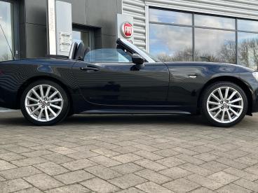 SPOTICAR Fiat 124 Spider 1.4 Multiair Lusso Euro 6 2dr Used Car - Saloon Petrol Black - Swindon - 1200554610_2