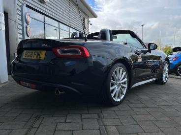 SPOTICAR Fiat 124 Spider 1.4 Multiair Lusso Euro 6 2dr Used Car - Saloon Petrol Black - Swindon - 1200554610_3