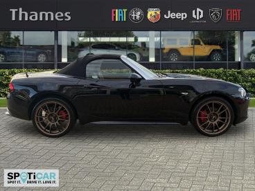 SPOTICAR Fiat 124 Spider 1.4 Multiair Lusso Plus Euro 6 2dr Used Car - Saloon Petrol Black - Slough - 1200560907_2