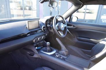 SPOTICAR Fiat 124 Spider 1.4 Multiair Lusso Plus Euro 6 2dr Used Car - Saloon Petrol Black - Great Yarmouth - 1200598798_3