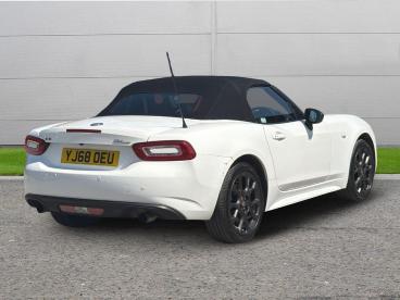 SPOTICAR Fiat 124 Spider 1.4 Multiair S-design Euro 6 2dr Used Car - Saloon Petrol White - Selby - 1200614826_5