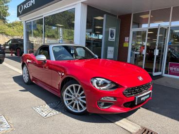 SPOTICAR Fiat 124 Spider 1.4 Multiair Lusso Plus Auto Euro 6 2dr Used Car - Saloon Petrol Red - Salisbury - 500625322_1