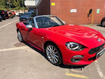 SPOTICAR Fiat 124 Spider 1.4 Multiair Lusso Plus Auto Euro 6 2dr Used Car - Saloon Petrol Red - Salisbury - 500625322_2