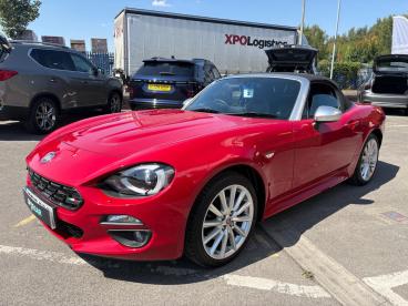 SPOTICAR Fiat 124 Spider 1.4 Multiair Lusso Plus Auto Euro 6 2dr Used Car - Saloon Petrol Red - Salisbury - 500625322_5