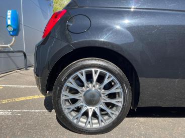 SPOTICAR Fiat 500 1.0 Mhev Dolcevita Plus Euro 6 (s/s) 3dr Used Car - City Car Petrol Black - Colchester - 1200539816_4