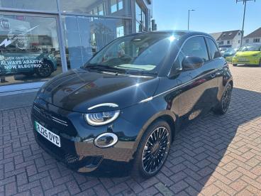SPOTICAR Fiat 500 E 42kwh La Prima Auto 3dr Used Car - City Car Electric Black - Slough - 1200523868_3