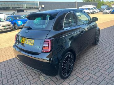 SPOTICAR Fiat 500 E 42kwh La Prima Auto 3dr Used Car - City Car Electric Black - Slough - 1200523868_5