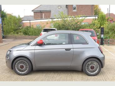 SPOTICAR Fiat 500 E 42kwh Red Auto 3dr Used Car - City Car Electric Grey - Pulborough - 1200548838_3