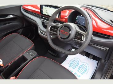 SPOTICAR Fiat 500 E 42kwh Red Auto 3dr Used Car - City Car Electric Grey - Pulborough - 1200548838_5