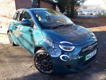 SPOTICAR Fiat 500 E 42kwh La Prima Auto 3dr Used Car - City Car Electric Green - Accrington - 1200556834_1