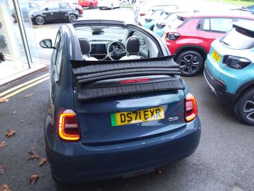 SPOTICAR Fiat 500 E 42kwh La Prima Auto 2dr Used Car - City Car Electric Green - Shrewsbury - 1200565790_3