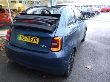 SPOTICAR Fiat 500 E 42kwh La Prima Auto 2dr Used Car - City Car Electric Green - Shrewsbury - 1200565790_5