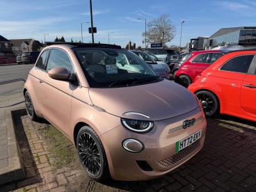 SPOTICAR Fiat 500 E 42kwh La Prima Auto 2dr Used Car - City Car Electric Gold - Slough - 1200573190_1