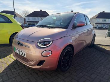 SPOTICAR Fiat 500 E 42kwh La Prima Auto 2dr Used Car - City Car Electric Gold - Slough - 1200573190_3