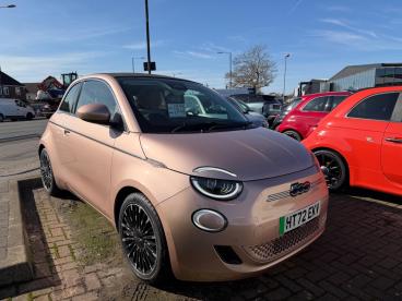 SPOTICAR Fiat 500 E 42kwh La Prima Auto 2dr Used Car - City Car Electric Gold - Slough - 1200573190_5