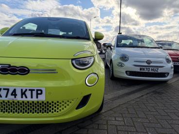 SPOTICAR Fiat 500 E 42kwh La Prima Auto 3dr Used Car - City Car Electric Green - Slough - 1200580169_2