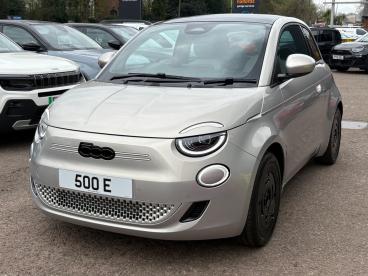 SPOTICAR Fiat 500 E 42kwh Giorgio Armani Auto 3dr Used Car - City Car Electric  - Leicester - 1200591724_3