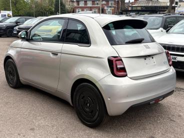 SPOTICAR Fiat 500 E 42kwh Giorgio Armani Auto 3dr Used Car - City Car Electric  - Leicester - 1200591724_4
