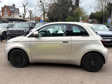 SPOTICAR Fiat 500 E 42kwh Giorgio Armani Auto 3dr Used Car - City Car Electric  - Leicester - 1200591724_5