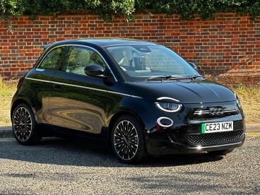 SPOTICAR Fiat 500 E 42kwh La Prima Auto 3dr Used Car - City Car Electric Black - Hemel Hempstead - 500623645_1