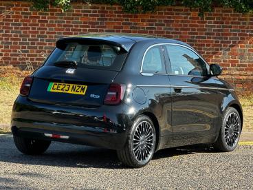 SPOTICAR Fiat 500 E 42kwh La Prima Auto 3dr Used Car - City Car Electric Black - Hemel Hempstead - 500623645_4