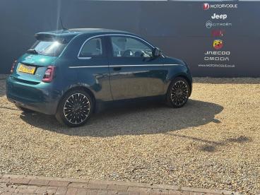 SPOTICAR Fiat 500 E 42kwh La Prima Auto 3dr Used Car - City Car Electric Green - Kings Lynn - 1200623659_4
