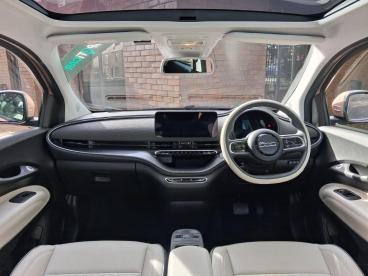 SPOTICAR Fiat 500 E 42kwh La Prima By Bocelli Auto 3dr Used Car - City Car Electric Gold - Accrington - 1200628157_2