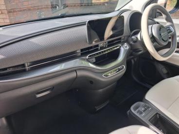 SPOTICAR Fiat 500 E 42kwh La Prima By Bocelli Auto 3dr Used Car - City Car Electric Gold - Accrington - 1200628157_3