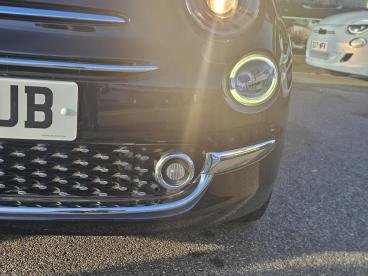 SPOTICAR Fiat 500c 1.2 Lounge Dualogic Euro 6 (s/s) 2dr Used Car - Saloon Petrol Black - Watford - 1200564593_4