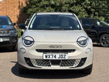 SPOTICAR Fiat 600 1.2 Mhev La Prima E-dct Euro 6 (s/s) 5dr Used Car - Suv Hybrid Beige - Leicester - 1200533305_2